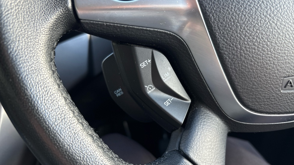 Ford Kuga 2.0 TDCi 150 Zetec 5dr 2WD Diesel Estate - Image 35