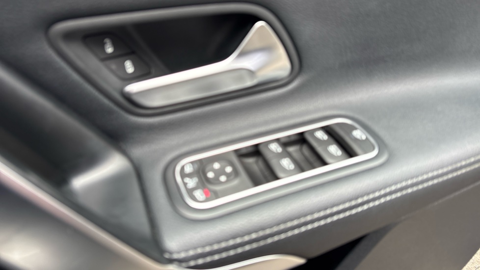 Mercedes-Benz CLA 220d AMG Line Premium Plus 5dr Tip Auto Diesel Estate - Image 23