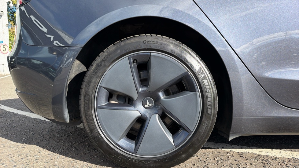 Tesla Model 3 Long Range AWD 4dr Auto Electric Saloon - Image 7