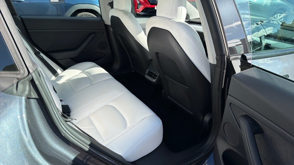 Tesla Model 3 Long Range AWD 4dr Auto Electric Saloon - Image 16