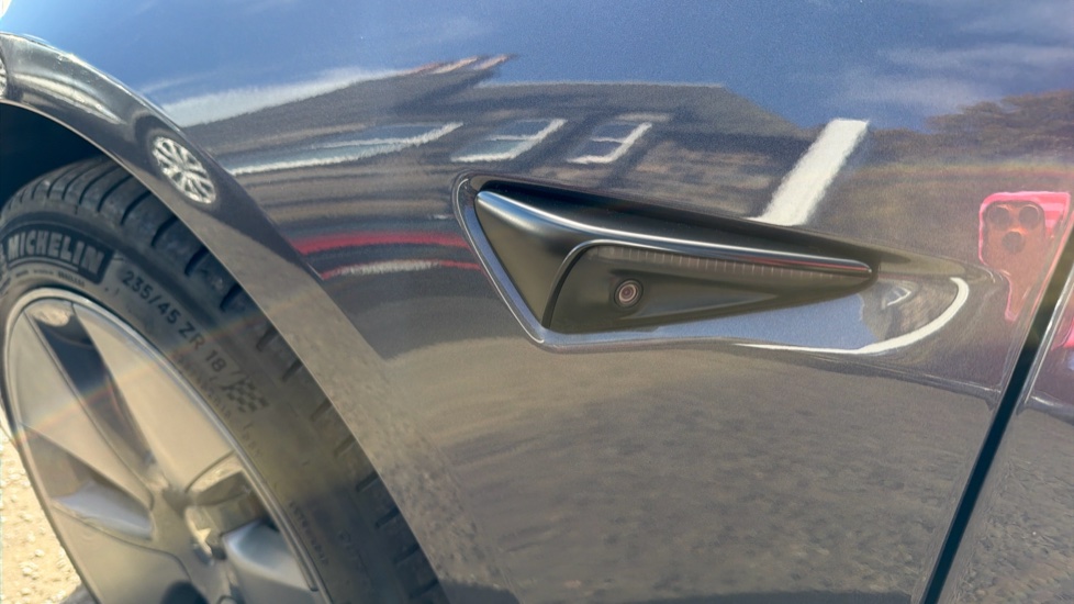 Tesla Model 3 Long Range AWD 4dr Auto Electric Saloon - Image 28