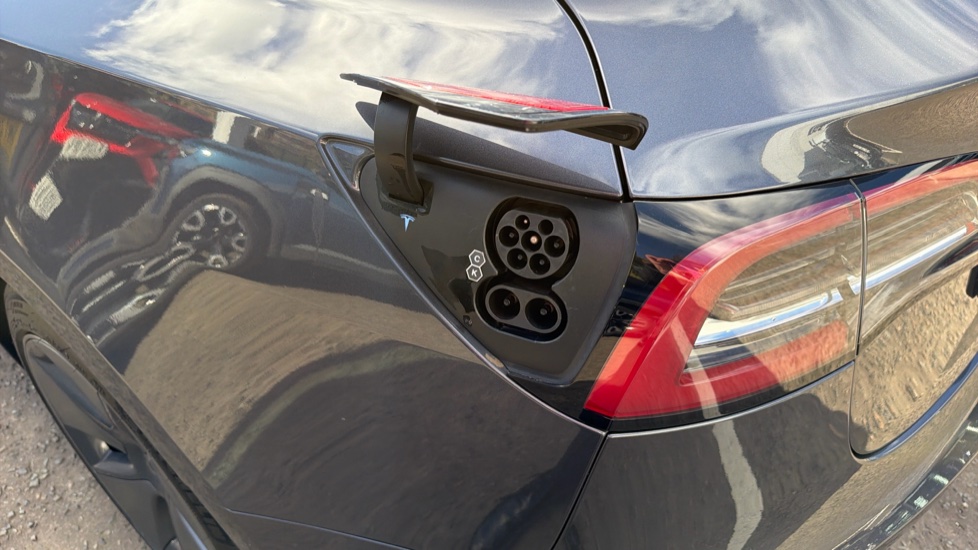 Tesla Model 3 Long Range AWD 4dr Auto Electric Saloon - Image 30