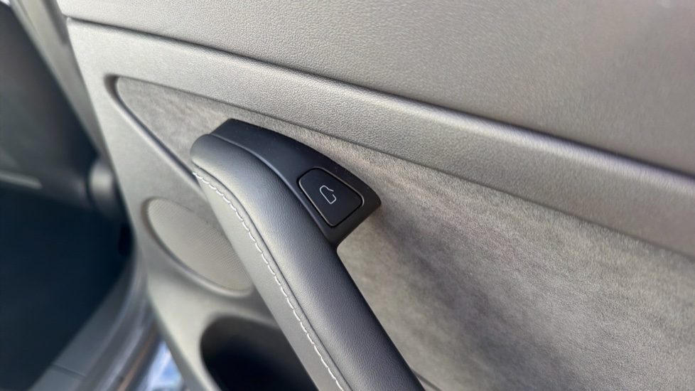 Tesla Model 3 Long Range AWD 4dr Auto Electric Saloon - Image 32