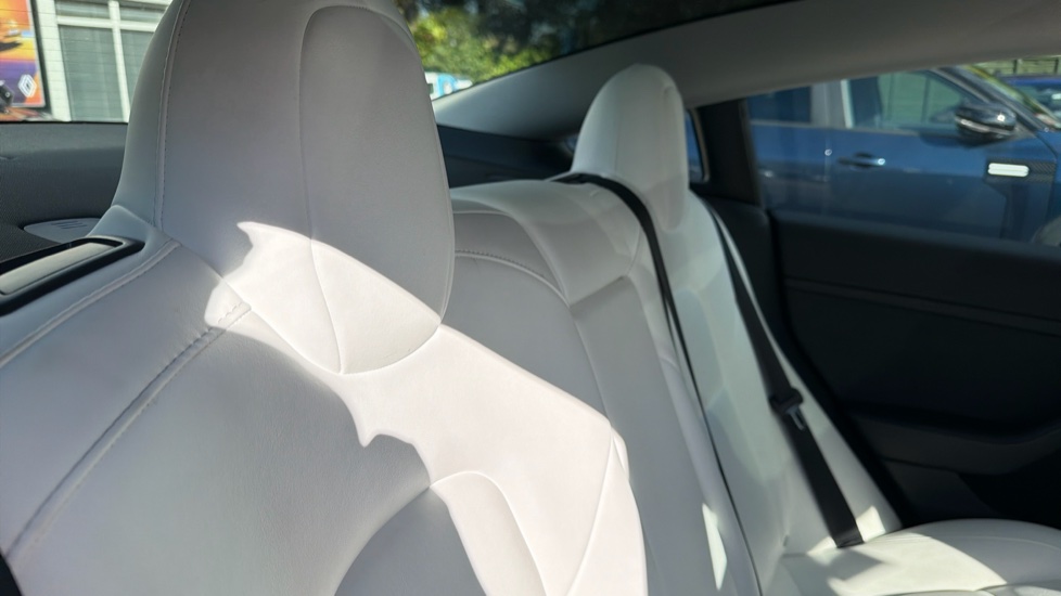Tesla Model 3 Long Range AWD 4dr Auto Electric Saloon - Image 34