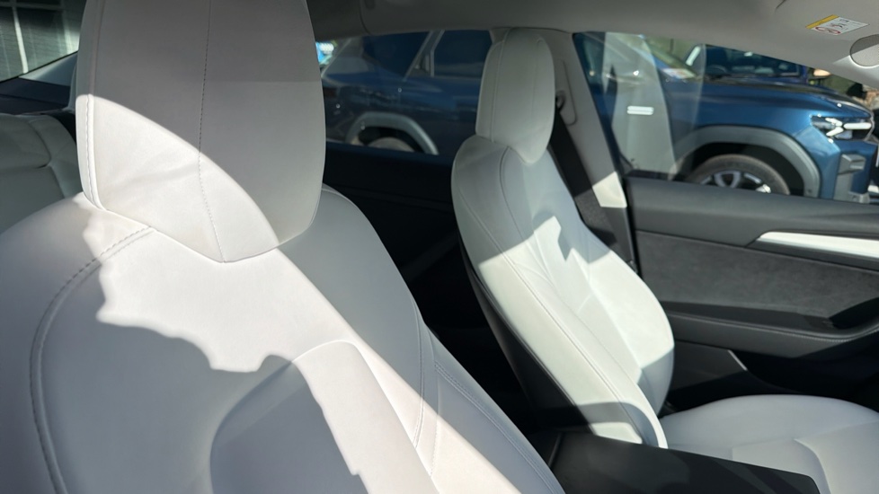 Tesla Model 3 Long Range AWD 4dr Auto Electric Saloon - Image 40