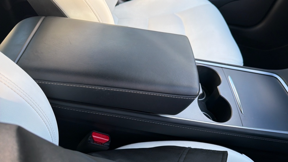 Tesla Model 3 Long Range AWD 4dr Auto Electric Saloon - Image 50