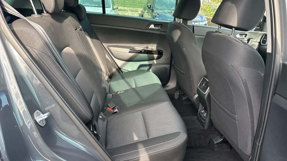 Kia Sportage 1.6 GDi ISG 2 5dr Petrol Estate - Image 16
