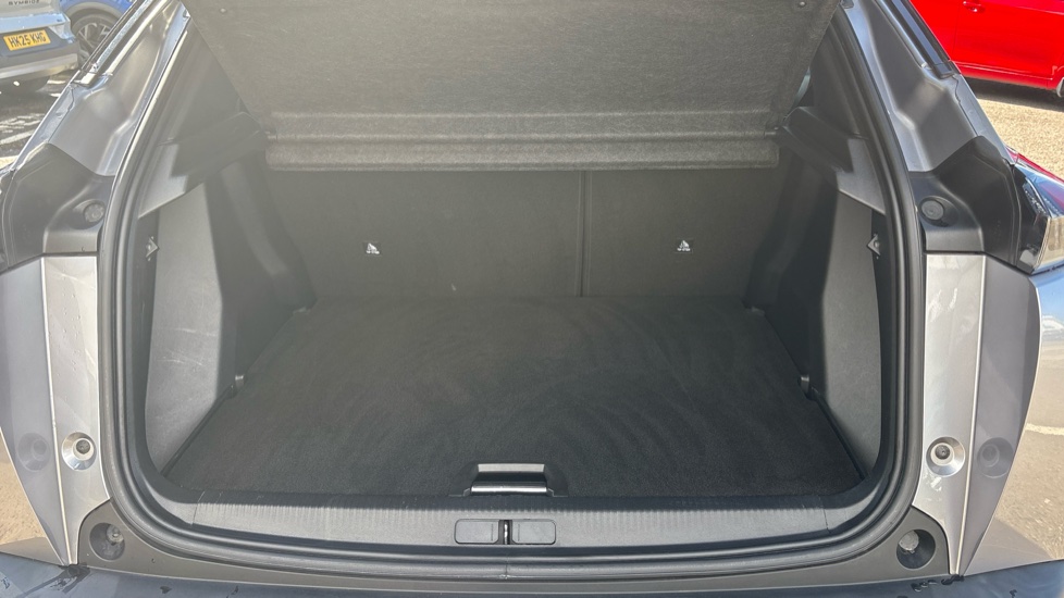 Peugeot 2008 1.2 PureTech Allure 5dr Petrol Estate - Image 4