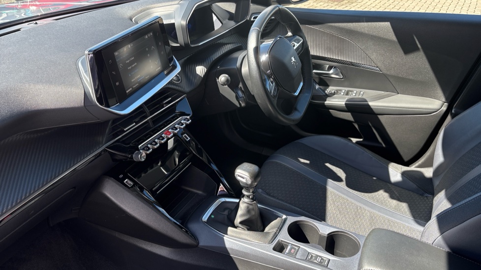Peugeot 2008 1.2 PureTech Allure 5dr Petrol Estate - Image 9