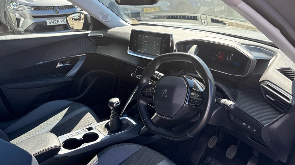 Peugeot 2008 1.2 PureTech Allure 5dr Petrol Estate - Image 11
