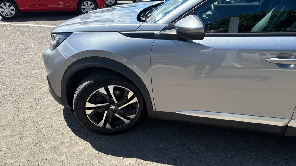 Peugeot 2008 1.2 PureTech Allure 5dr Petrol Estate - Image 51