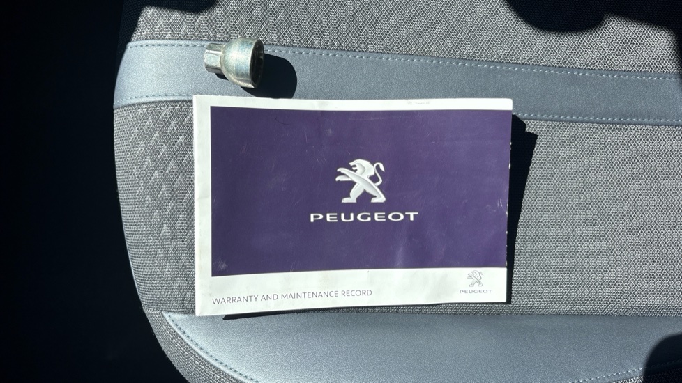 Peugeot 2008 1.2 PureTech Allure 5dr Petrol Estate - Image 56