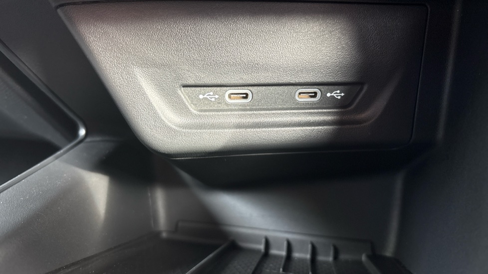 CUPRA Terramar 1.5 eTSI 150 V2 5dr DSG Petrol Hatchback - Image 30