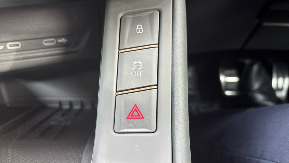 CUPRA Terramar 1.5 eTSI 150 V2 5dr DSG Petrol Hatchback - Image 31