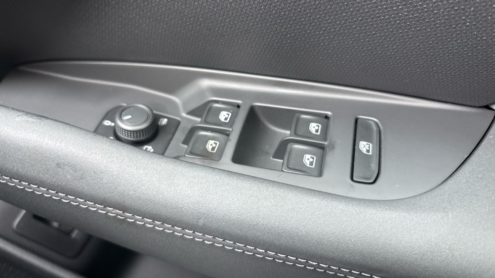 CUPRA Terramar 1.5 eTSI 150 V2 5dr DSG Petrol Hatchback - Image 33