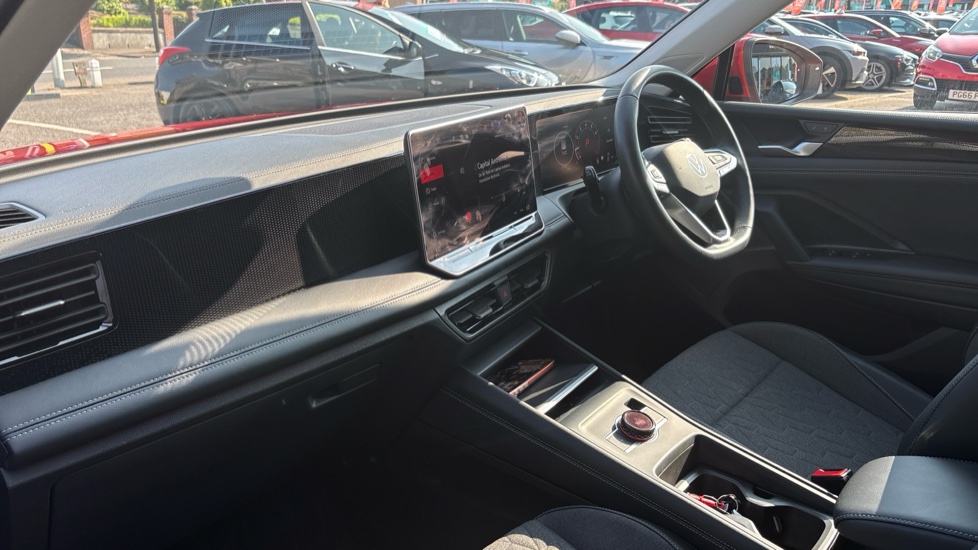 Volkswagen Tiguan 1.5 eTSI 150 Life Launch Edition 5dr DSG Petrol Estate - Image 9