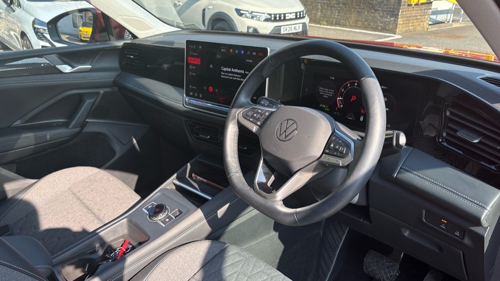 Volkswagen Tiguan 1.5 eTSI 150 Life Launch Edition 5dr DSG Petrol Estate - Image 11