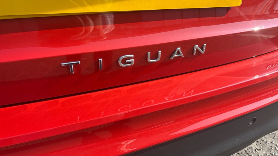 Volkswagen Tiguan 1.5 eTSI 150 Life Launch Edition 5dr DSG Petrol Estate - Image 26