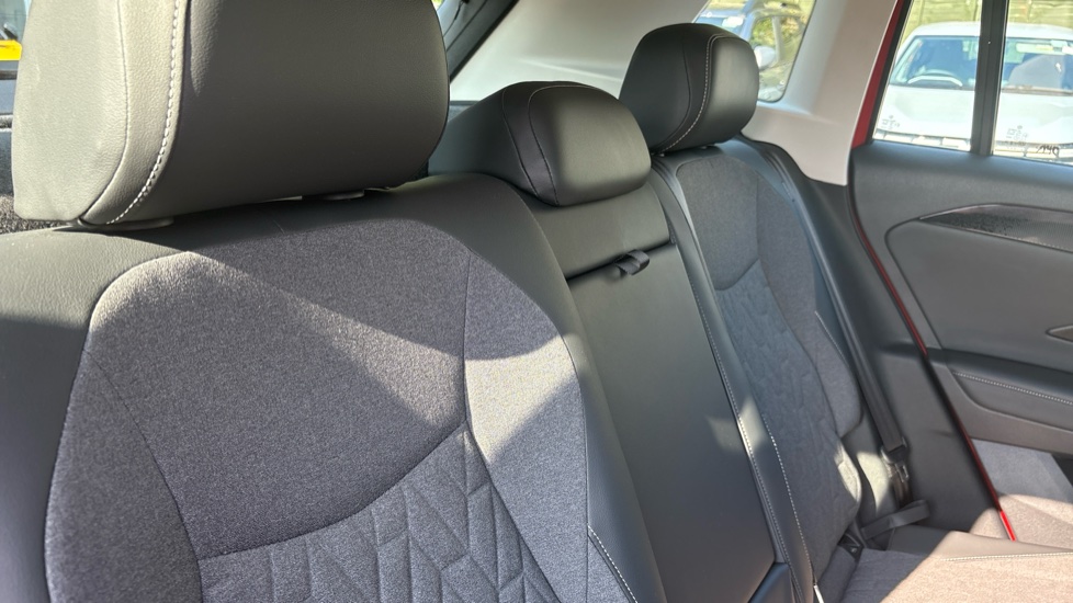 Volkswagen Tiguan 1.5 eTSI 150 Life Launch Edition 5dr DSG Petrol Estate - Image 30