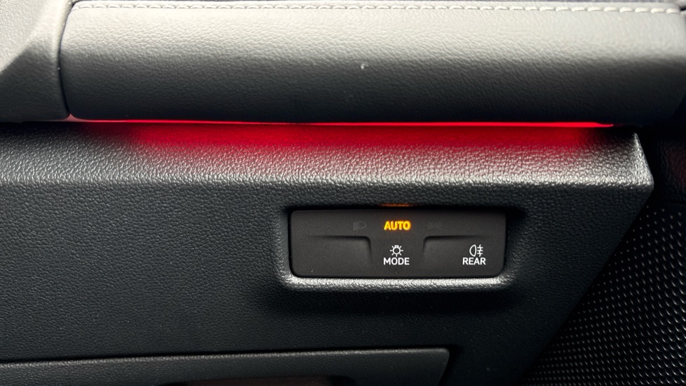 Volkswagen Tiguan 1.5 eTSI 150 Life Launch Edition 5dr DSG Petrol Estate - Image 64