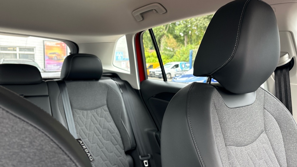 Volkswagen Tiguan 1.5 eTSI 150 Life Launch Edition 5dr DSG Petrol Estate - Image 77