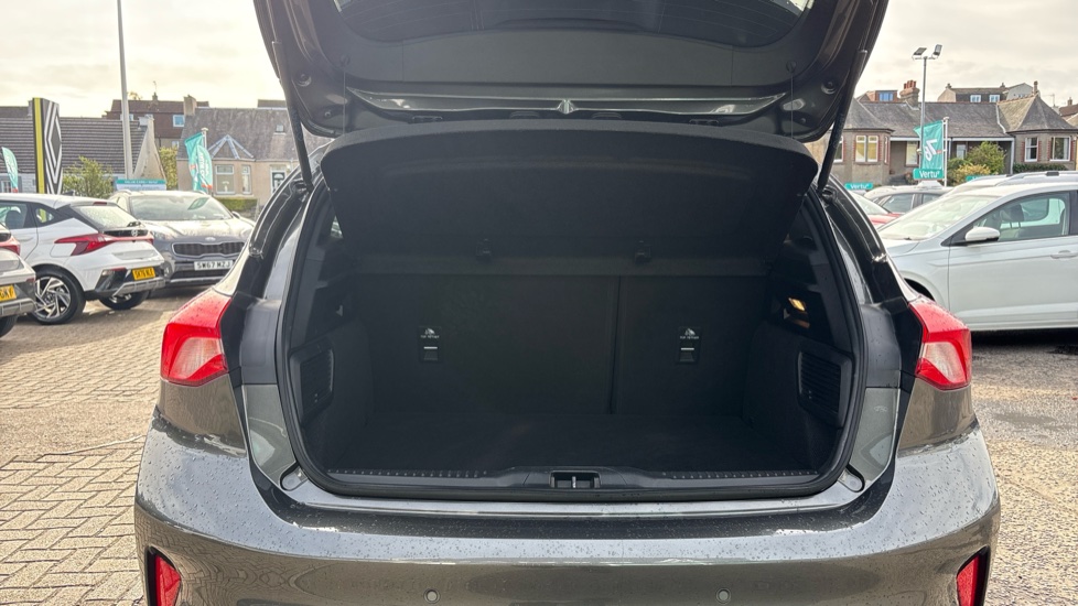 Ford Focus 1.0 EcoBoost 125 ST-Line X 5dr Petrol Hatchback - Image 4