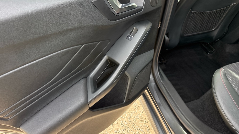 Ford Focus 1.0 EcoBoost 125 ST-Line X 5dr Petrol Hatchback - Image 29