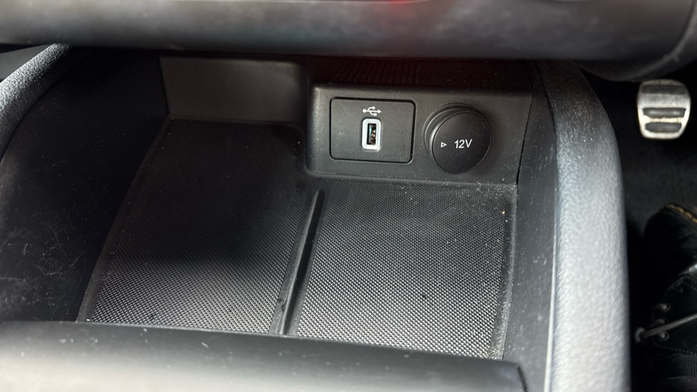 Ford Focus 1.0 EcoBoost 125 ST-Line X 5dr Petrol Hatchback - Image 37