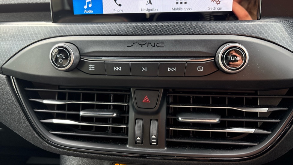 Ford Focus 1.0 EcoBoost 125 ST-Line X 5dr Petrol Hatchback - Image 38