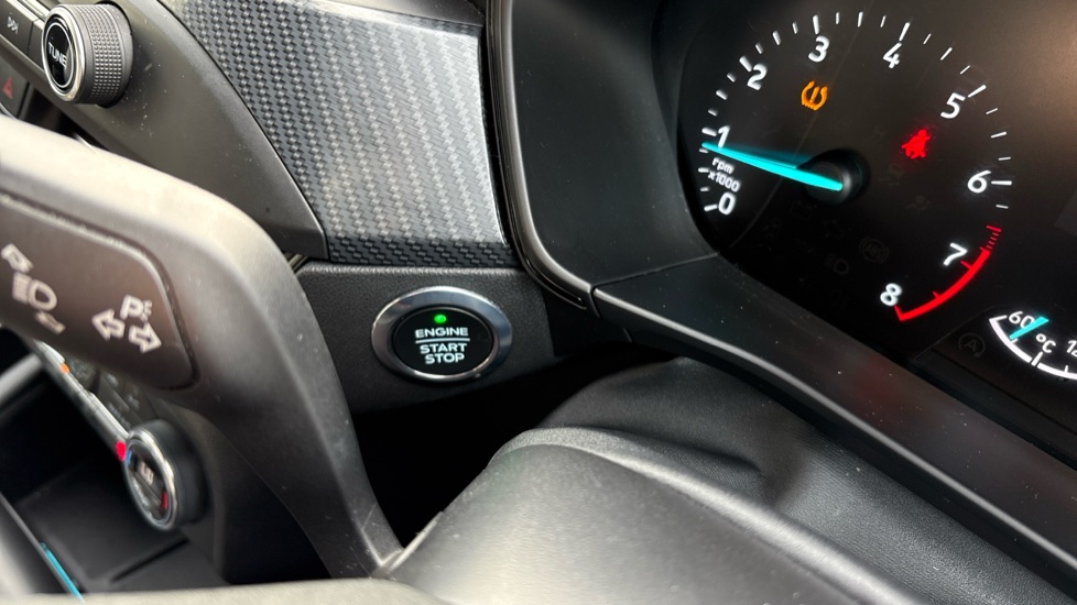 Ford Focus 1.0 EcoBoost 125 ST-Line X 5dr Petrol Hatchback - Image 47