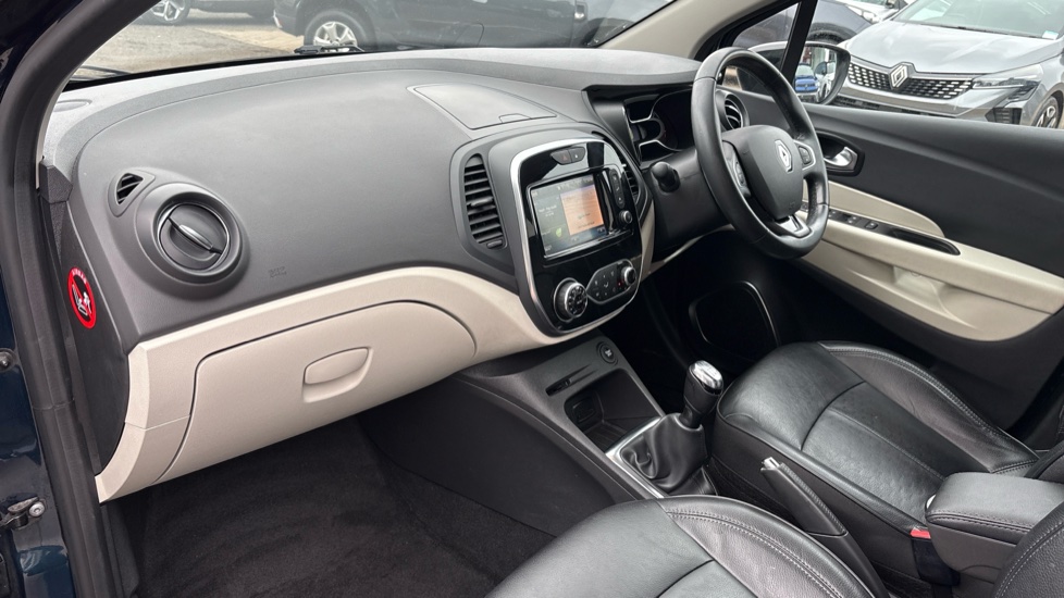 Renault Captur 0.9 TCE 90 GT Line 5dr Petrol Hatchback - Image 9