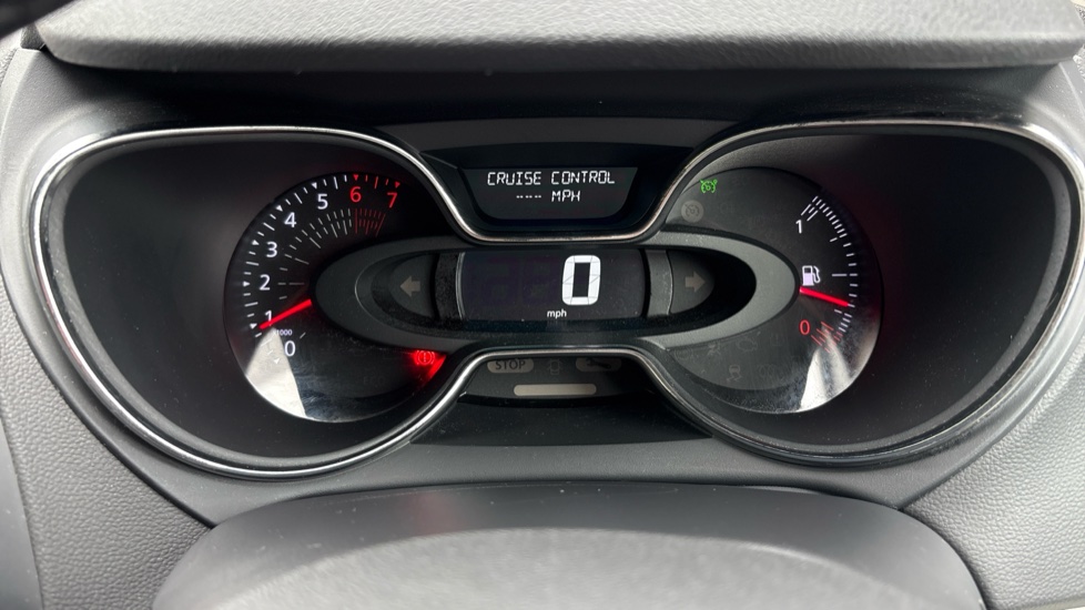 Renault Captur 0.9 TCE 90 GT Line 5dr Petrol Hatchback - Image 18
