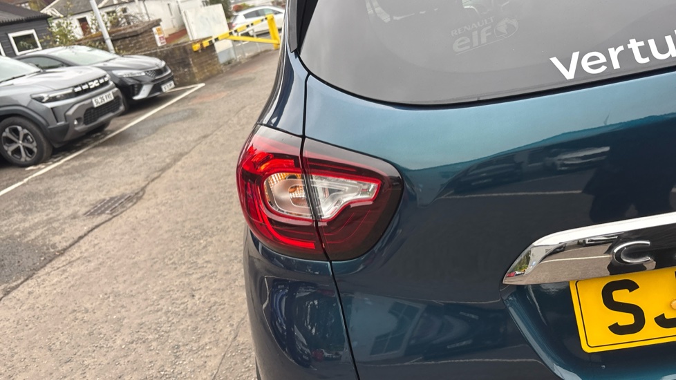 Renault Captur 0.9 TCE 90 GT Line 5dr Petrol Hatchback - Image 24