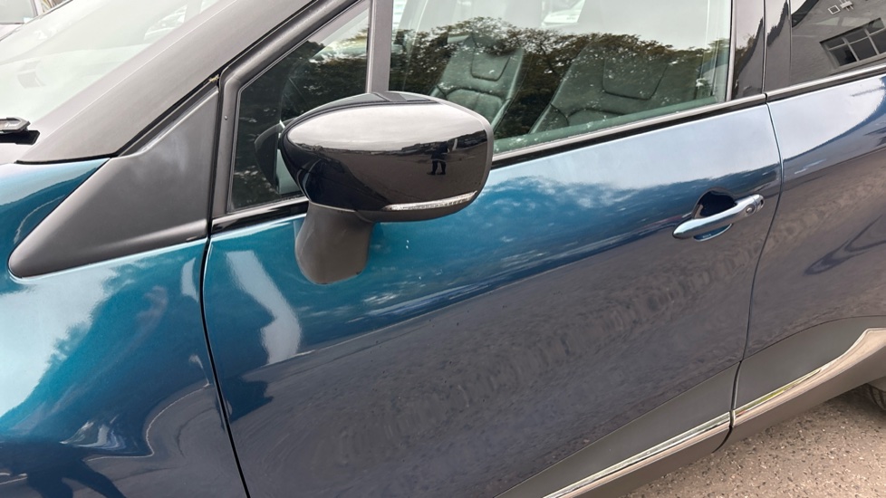Renault Captur 0.9 TCE 90 GT Line 5dr Petrol Hatchback - Image 31