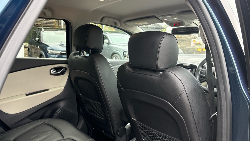 Renault Captur 0.9 TCE 90 GT Line 5dr Petrol Hatchback - Image 38