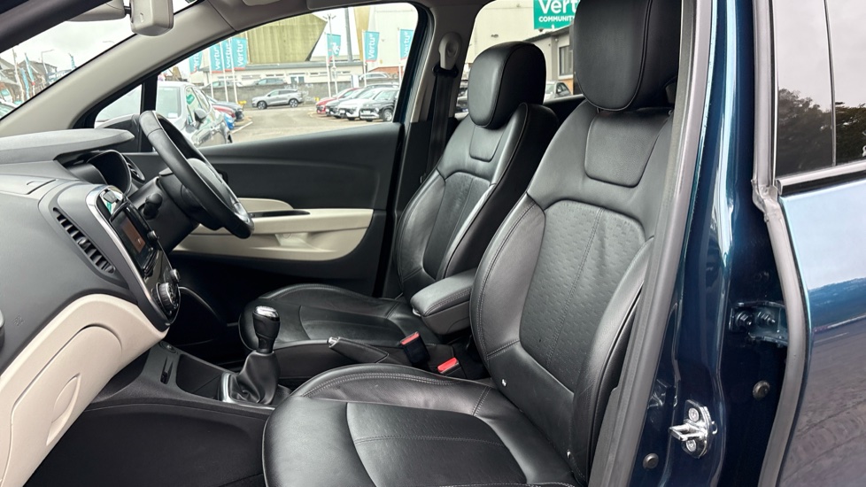 Renault Captur 0.9 TCE 90 GT Line 5dr Petrol Hatchback - Image 77