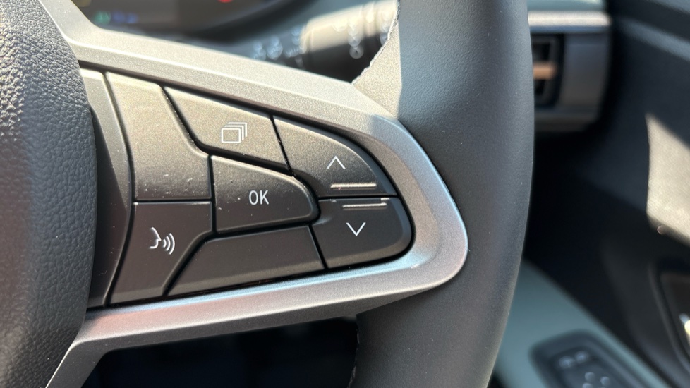 Dacia Jogger 1.8 HEV Extreme 5dr Auto Hybrid Estate - Image 21