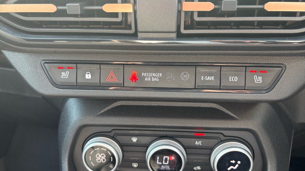 Dacia Jogger 1.8 HEV Extreme 5dr Auto Hybrid Estate - Image 31