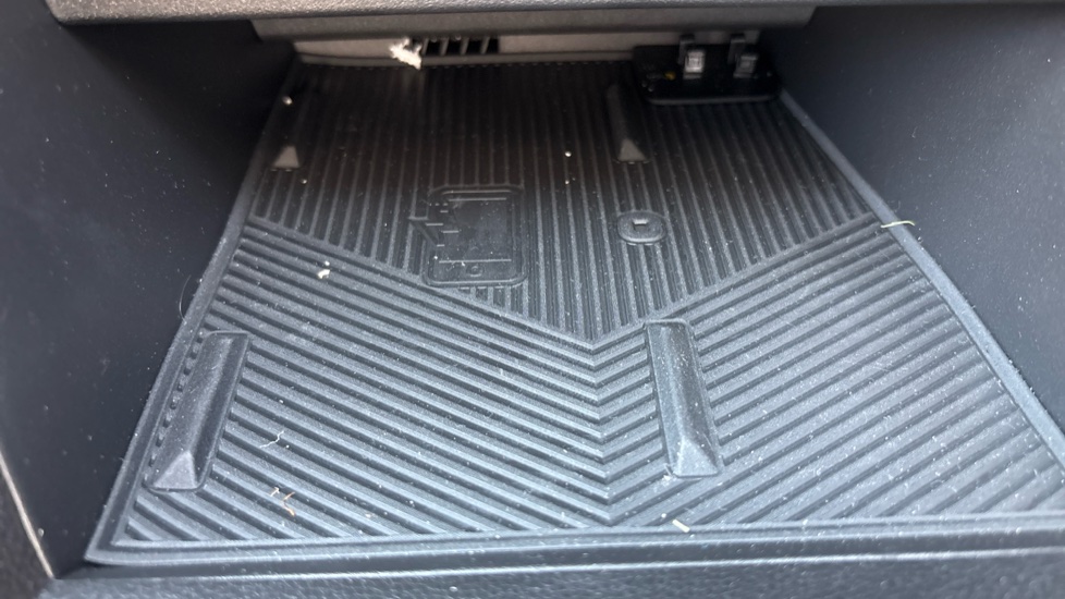 Dacia Jogger 1.8 HEV Extreme 5dr Auto Hybrid Estate - Image 34