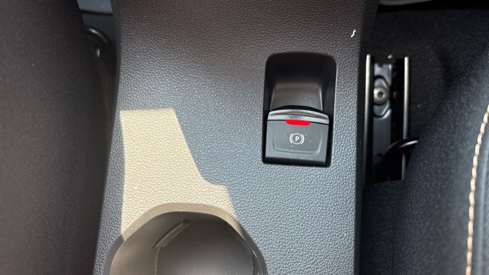 Dacia Jogger 1.8 HEV Extreme 5dr Auto Hybrid Estate - Image 36