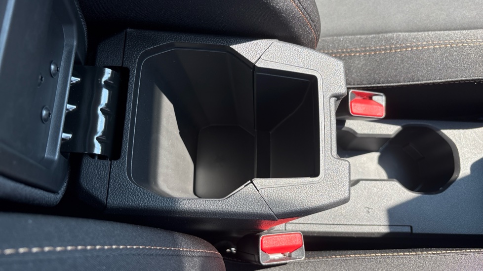 Dacia Jogger 1.8 HEV Extreme 5dr Auto Hybrid Estate - Image 38