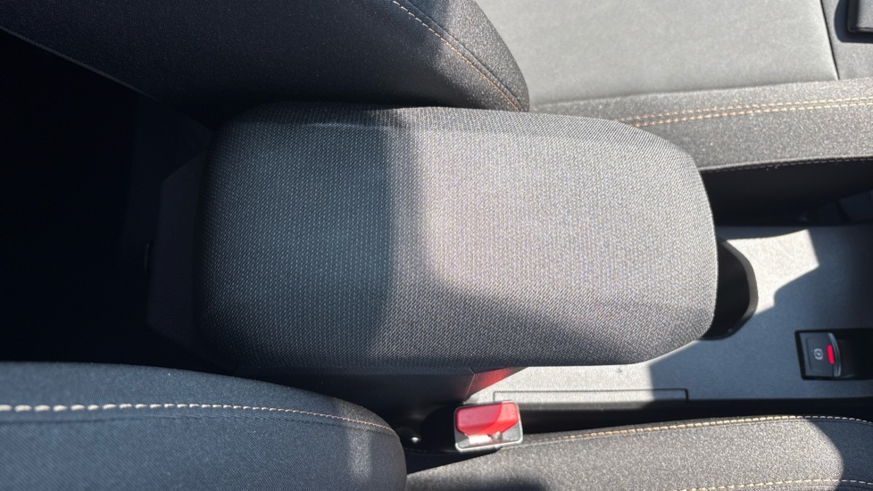 Dacia Jogger 1.8 HEV Extreme 5dr Auto Hybrid Estate - Image 39
