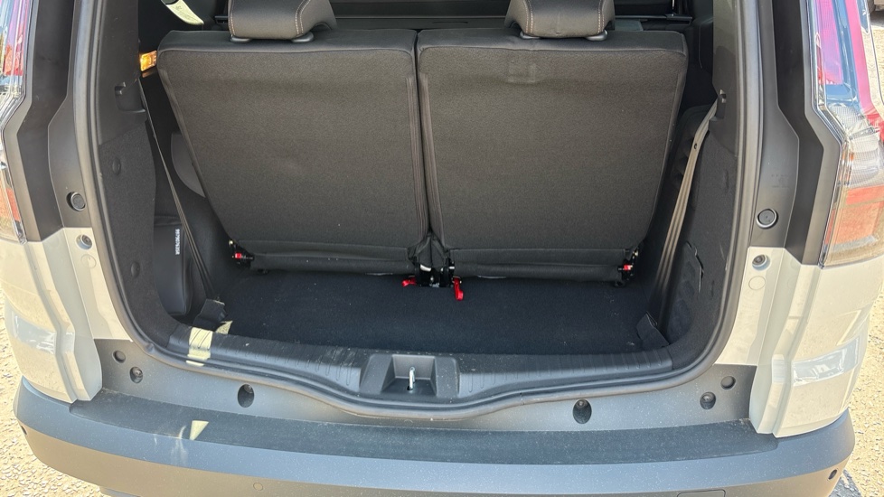 Dacia Jogger 1.8 HEV Extreme 5dr Auto Hybrid Estate - Image 50
