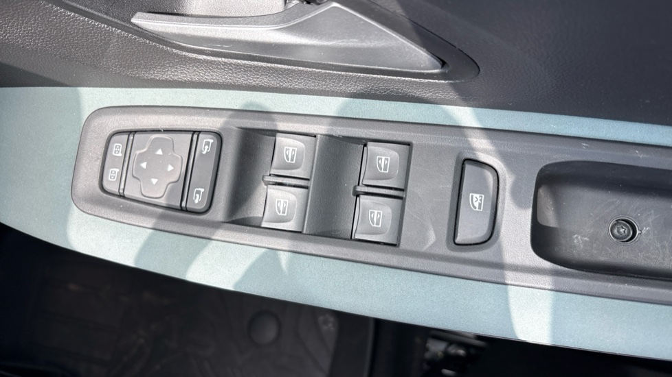 Dacia Jogger 1.8 HEV Extreme 5dr Auto Hybrid Estate - Image 55