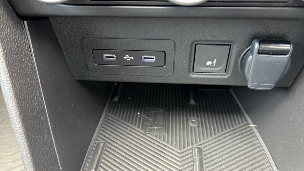 Dacia Jogger 1.8 HEV Extreme 5dr Auto Hybrid Estate - Image 62