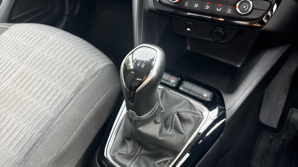 Vauxhall Corsa 1.2 SE 5dr Petrol Hatchback - Image 13