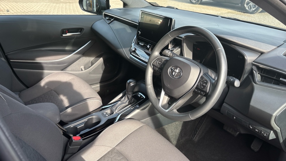 Toyota Corolla 1.8 VVT-i Hybrid Icon Tech 5dr CVT Hybrid Hatchback - Image 14