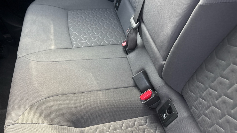 Toyota Corolla 1.8 VVT-i Hybrid Icon Tech 5dr CVT Hybrid Hatchback - Image 17