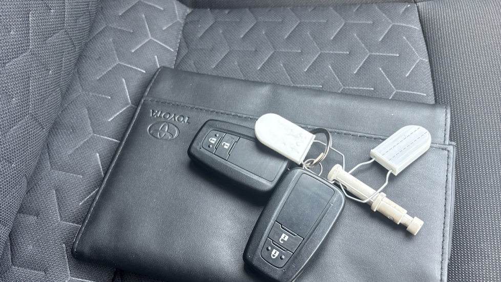 Toyota Corolla 1.8 VVT-i Hybrid Icon Tech 5dr CVT Hybrid Hatchback - Image 19