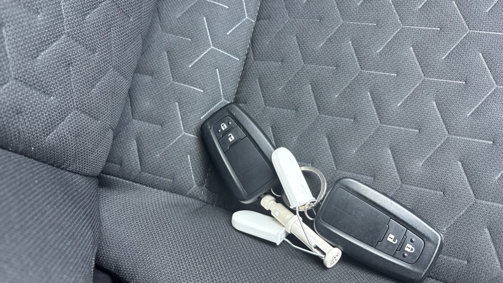 Toyota Corolla 1.8 VVT-i Hybrid Icon Tech 5dr CVT Hybrid Hatchback - Image 20